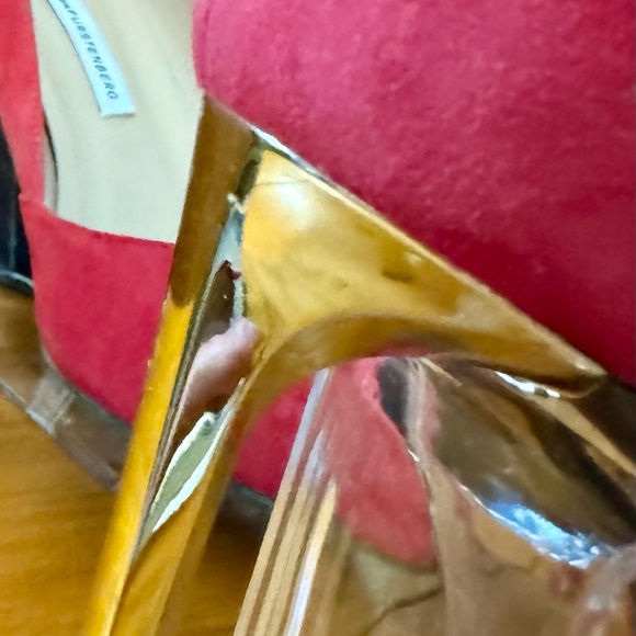 Diane von Furstenberg suede, gold heel, pumps, size 7. - Picture 2 of 4